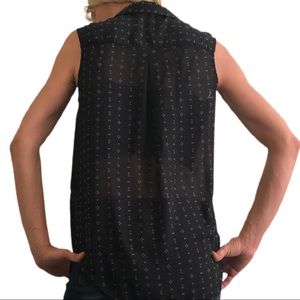 H&M navy blue button down sleeveless blouse